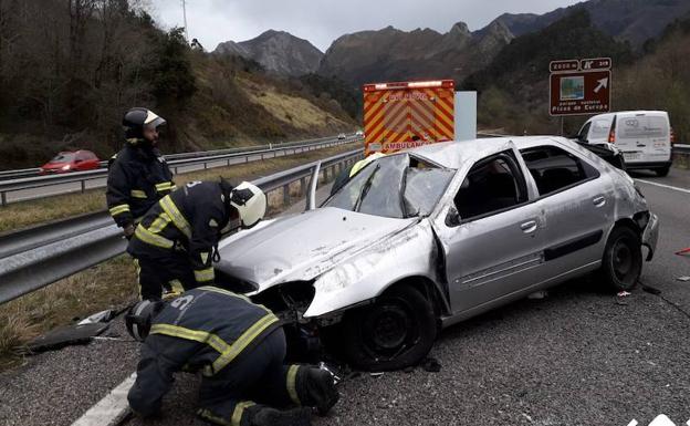 Herida Una Mujer Tras Volcar Con Su Coche En Ribadesella El Comercio